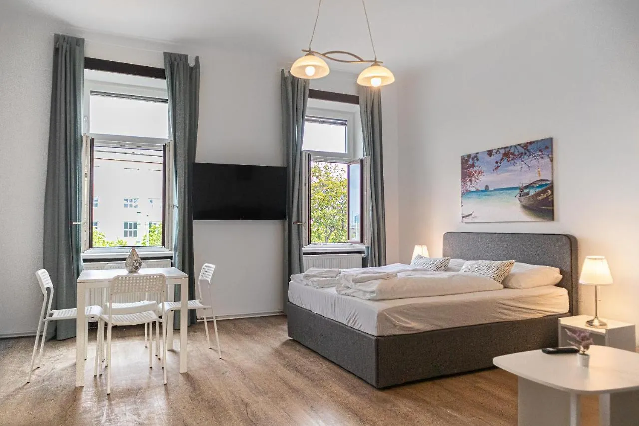 Lejlighed Welcoming 2Br Apt. Near Akh- Perfect For Longstays Wien Østrig