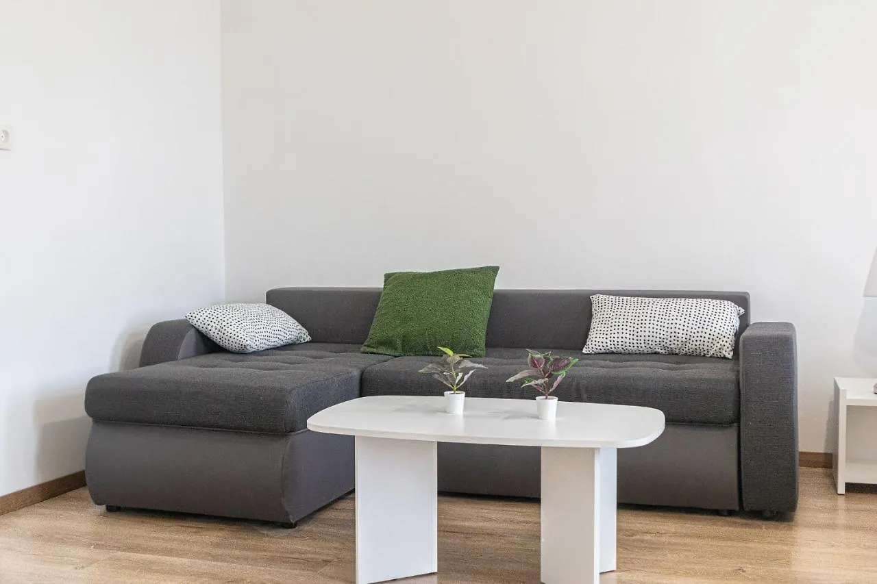 Welcoming 2Br Apt. Near Akh- Perfect For Longstays Wien 0*,