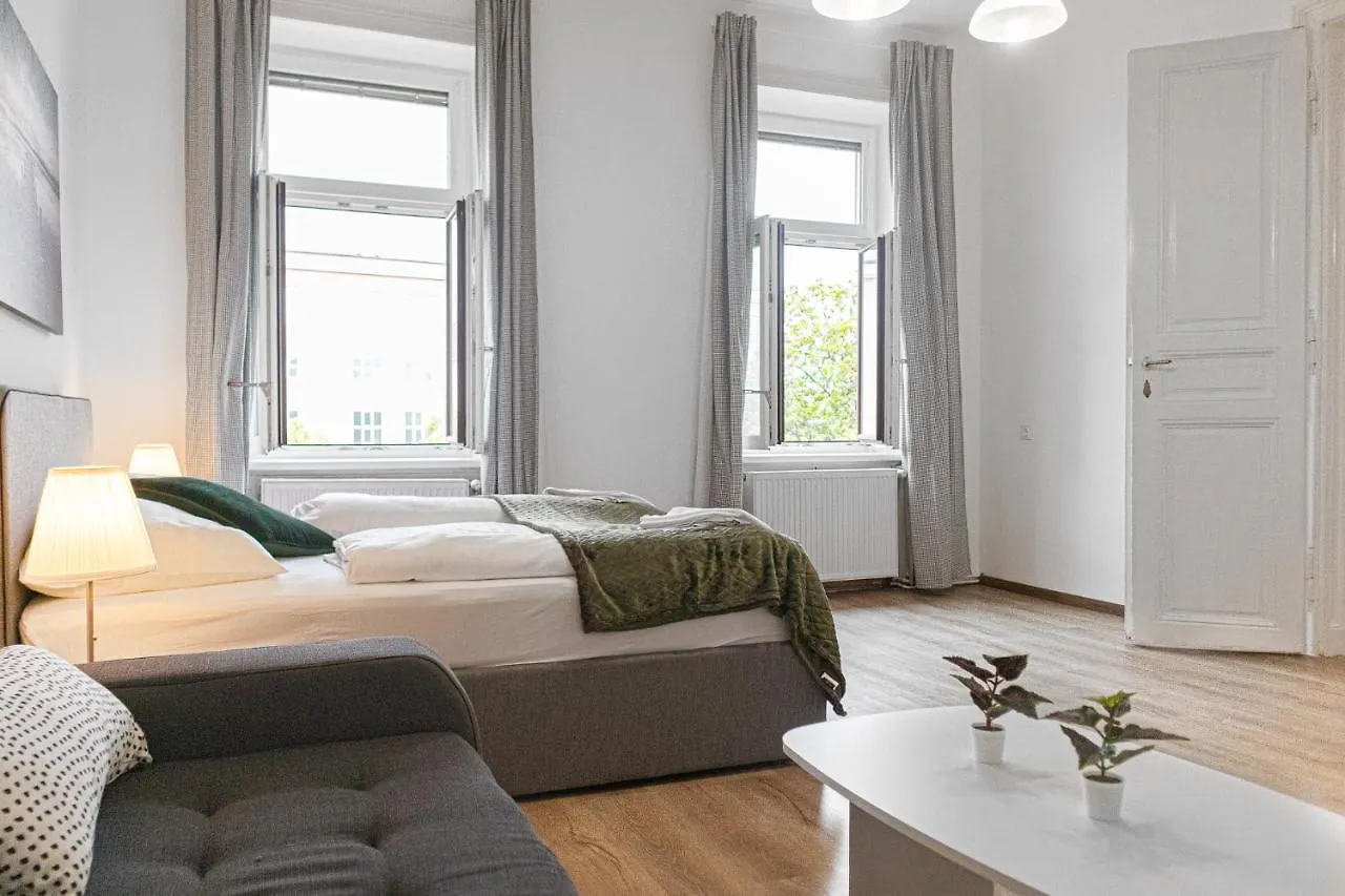Welcoming 2Br Apt. Near Akh- Perfect For Longstays Wien 0*,  Østrig