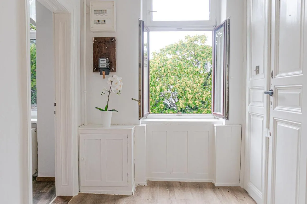 Welcoming 2Br Apt. Near Akh- Perfect For Longstays Wien